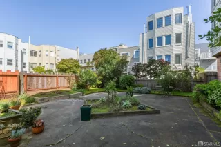 Photo #6: 424014371 Listing