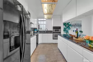 Photo #4: 424014940 Listing