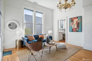 Photo #6: 424015009 Listing