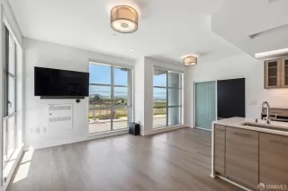 Photo #5: 424015879 Listing 