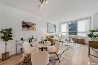 Photo #1: 424015887 Listing