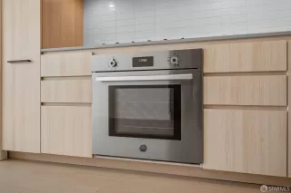 Photo #5: 424016091 Listing