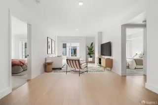 Photo #5: 424016101 Listing