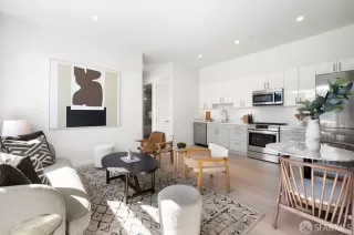 Photo #3: 424016152 Listing