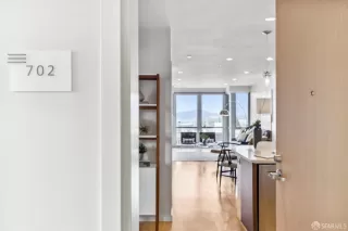 Photo #2: 424016609 Listing 