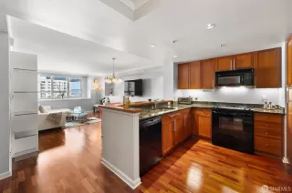 Photo #2: 424016742 Listing 