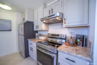 Photo #3: 424017045 Listing 