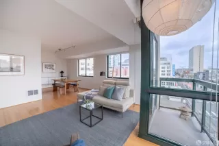 Photo #4: 424017057 Listing 