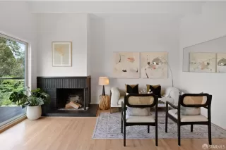 Photo #2: 424017144 Listing