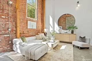 Photo #4: 424017402 Listing