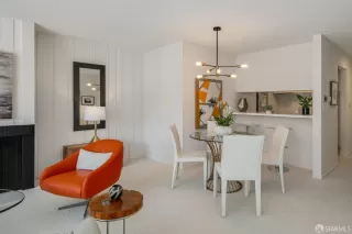 Photo #5: 424017596 Listing