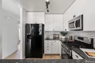 Photo #6: 424017722 Listing 