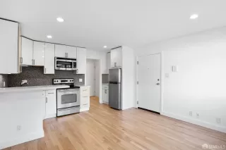 Photo #2: 424017956 Listing