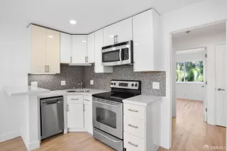 Photo #5: 424017956 Listing