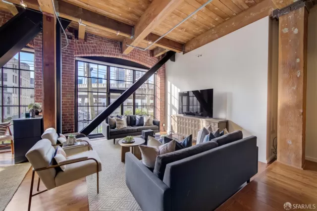 MLS: 424018036 Condo For Sale