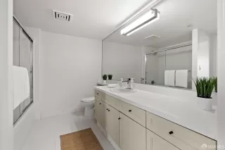 Photo #6: 424018349 Listing 