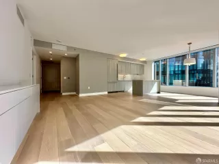 Photo #2: 424019377 Listing