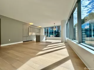 Photo #3: 424019377 Listing