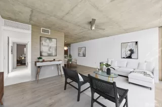 Photo #6: 424019385 Listing 