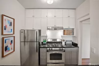 Photo #6: 424019491 Listing