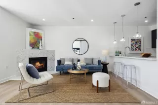 Photo #2: 424019635 Listing