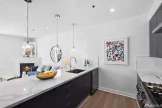 Photo #6: 424019635 Listing