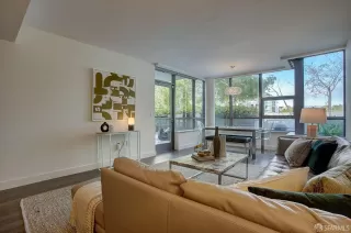 Photo #2: 424020697 Listing 