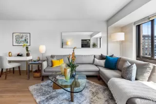 Photo #5: 424020784 Listing