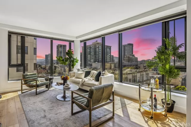 MLS: 424020993 Condo For Sale