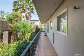 Photo #4: 424021081 Listing