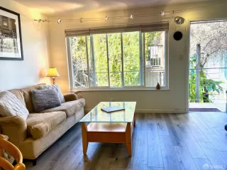 Photo #6: 424021081 Listing