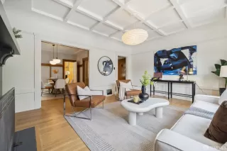 Photo #4: 424021319 Listing