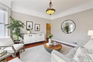 Photo #2: 424021403 Listing