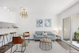 Photo #1: 424021789 Listing