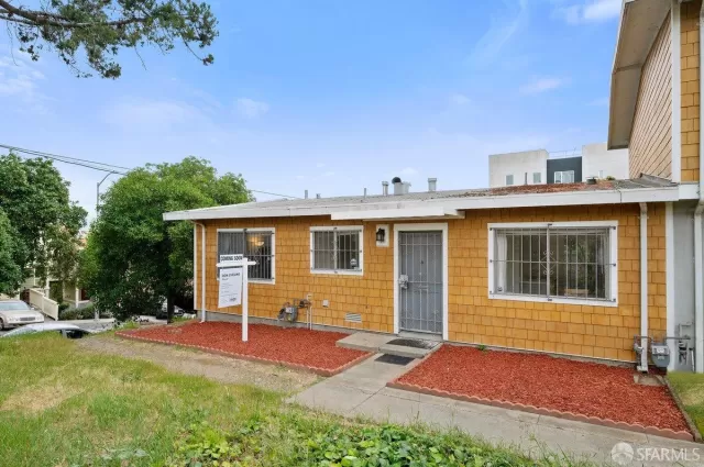 MLS: 424021806 Condo For Sale