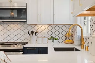 Photo #6: 424022158 Listing 