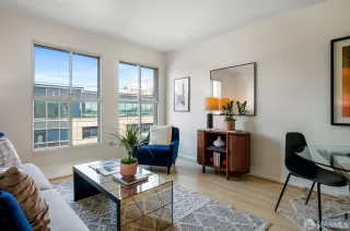 Photo #5: 424022191 Listing