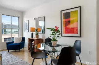 Photo #6: 424022191 Listing