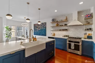 Photo #1: 424022274 Listing