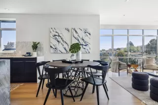 Photo #6: 424022304 Listing