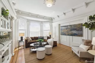 Photo #1: 424022350 Listing 