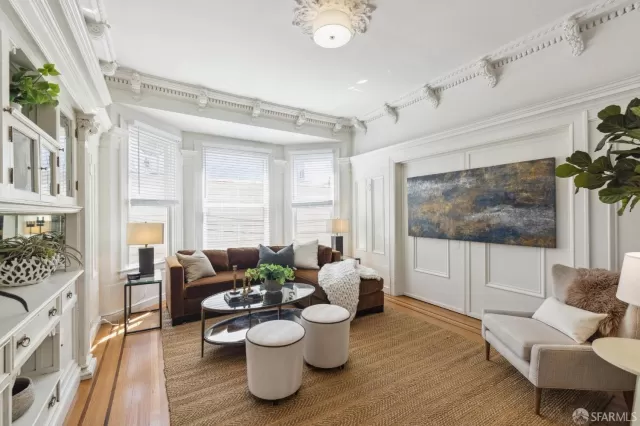 MLS: 424022350 Condo For Sale