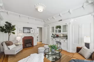 Photo #3: 424022350 Listing 