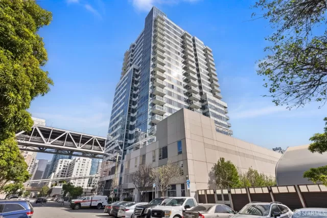 MLS: 424022366 Condo For Sale