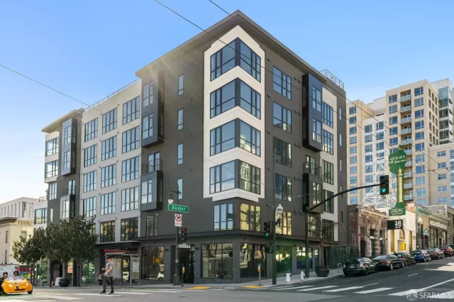 MLS: 424022448 Condo For Sale