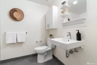 Photo #5: 424022448 Listing