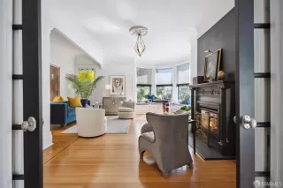 Photo #6: 424022770 Listing 