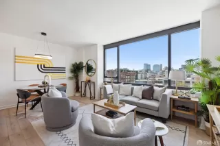 Photo #2: 424022841 Listing