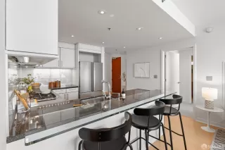 Photo #2: 424022851 Listing 