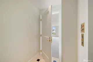 Photo #4: 424023714 Listing 